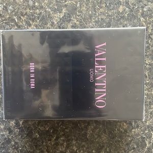 New in box Valentino Uomo Born in Roma